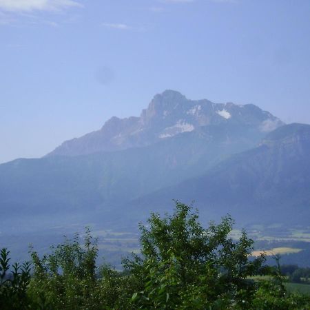 Le Genevray Bed & Breakfast La Mure  Exterior photo